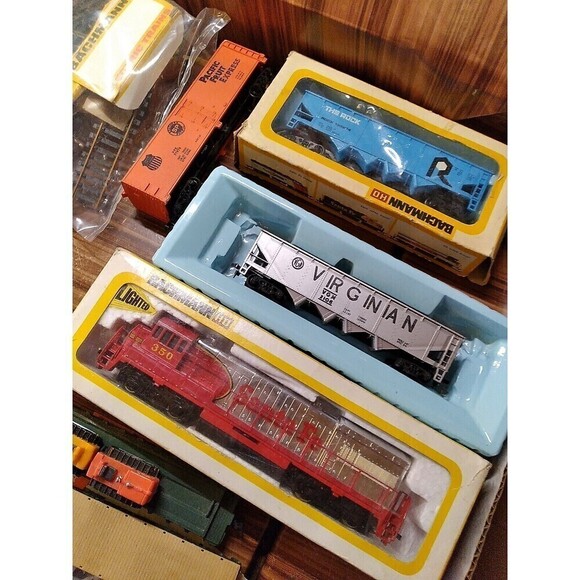 VINTAGE 1970s BACHMANN  TRAIN SET tracks engine cars - Picture 3 of 16